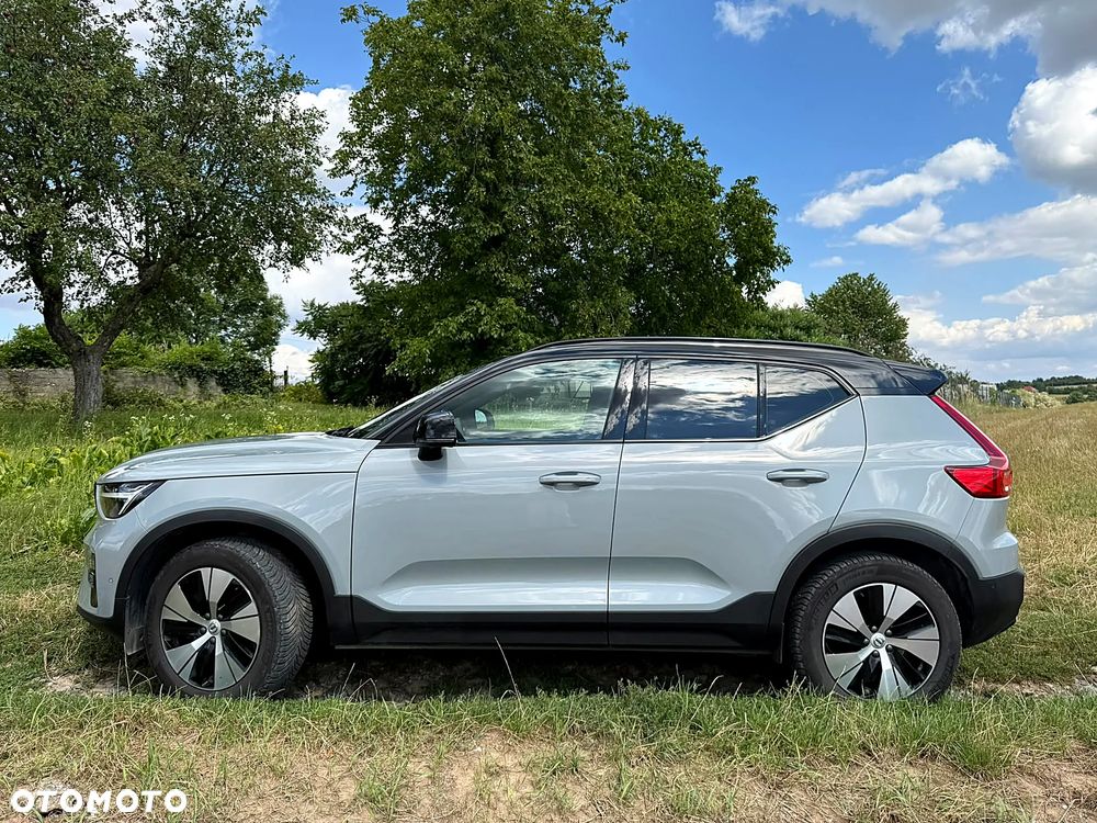 Volvo XC 40 B3 Plus Dark - 3