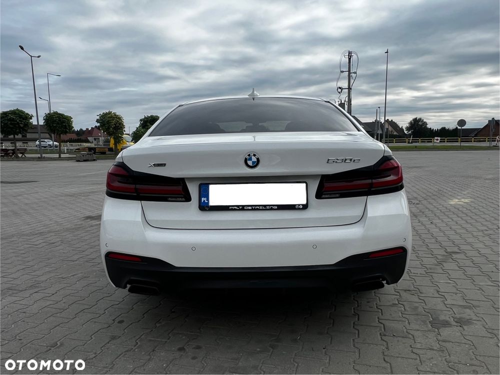 BMW Seria 5 530e xDrive M Sport Edition - 8