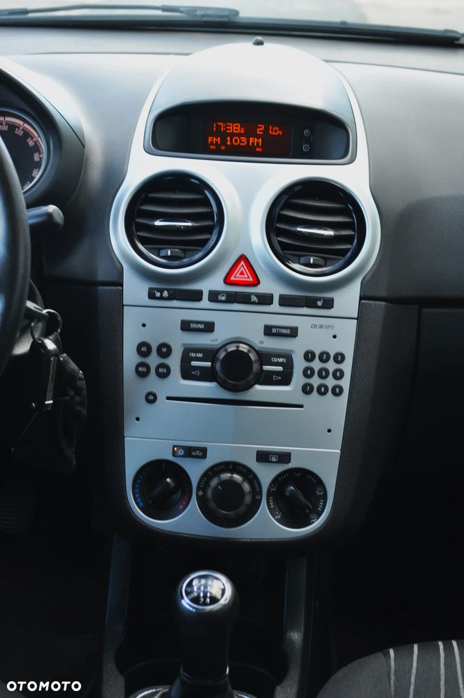 Opel Corsa 1.4 16V Enjoy - 18