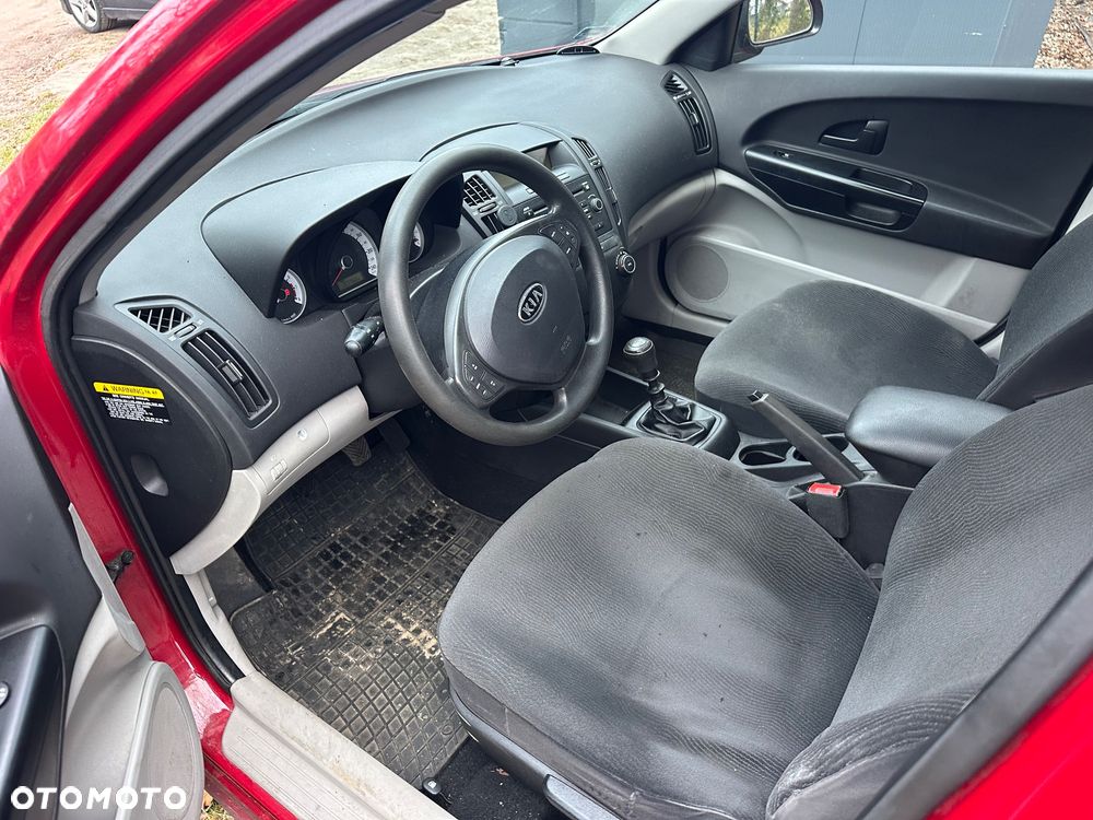 Kia Ceed 1.4 Comfort + - 6