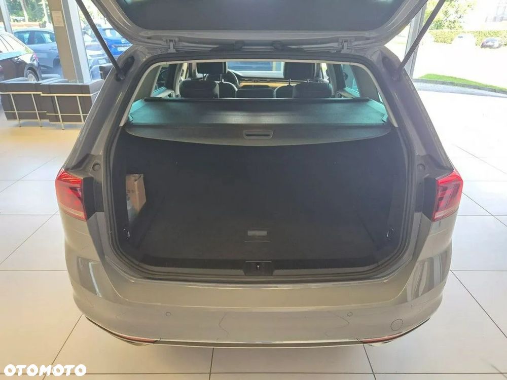 Volkswagen Passat 1.5 TSI EVO Elegance DSG - 25