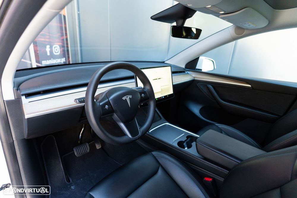 Tesla Model Y Long Range Dual Motor AWD - 10