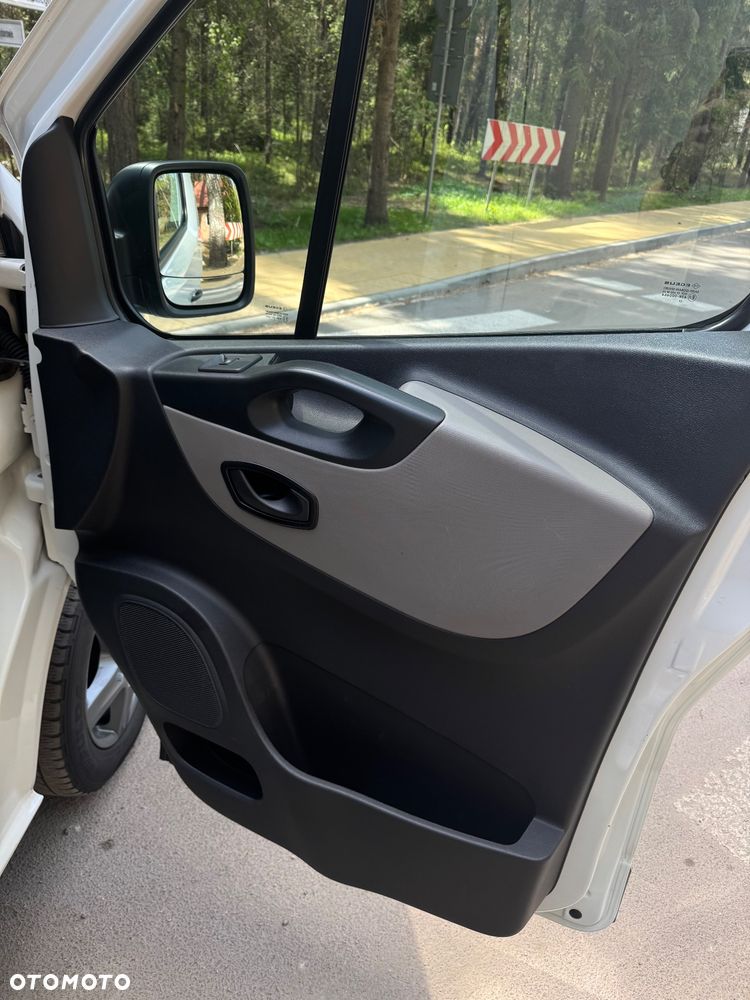 Renault Trafic - 16