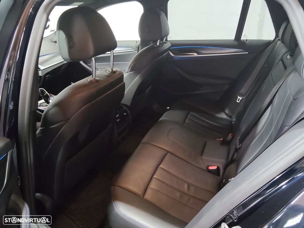 BMW 530 e Pack Desportivo M - 7