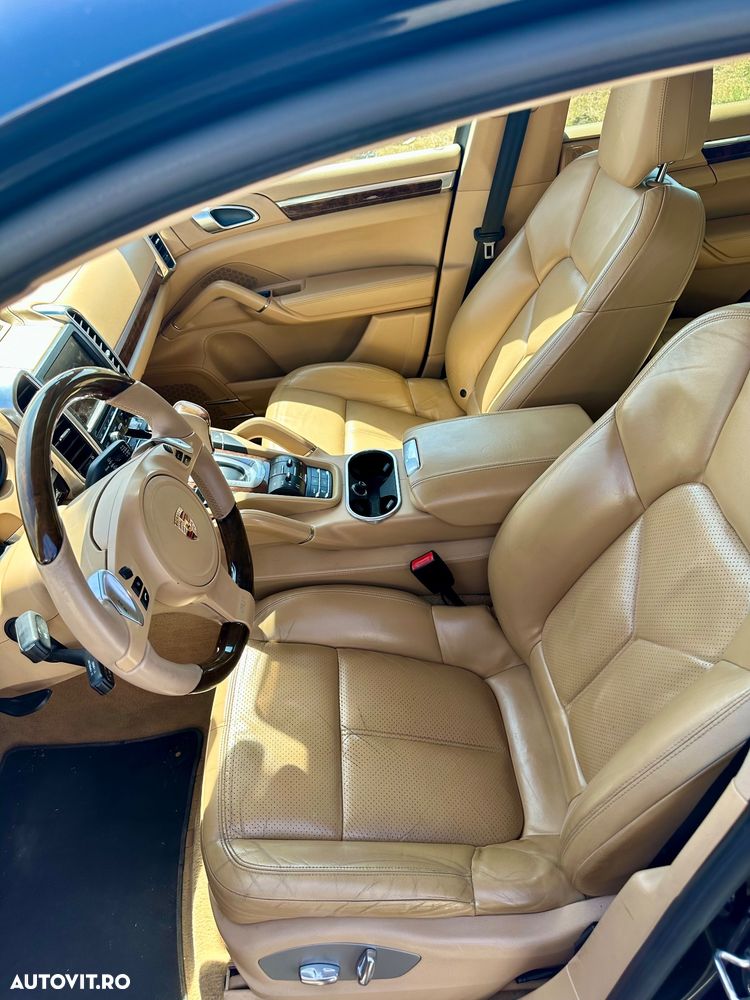 Porsche Cayenne 3.0 L V6 - 7