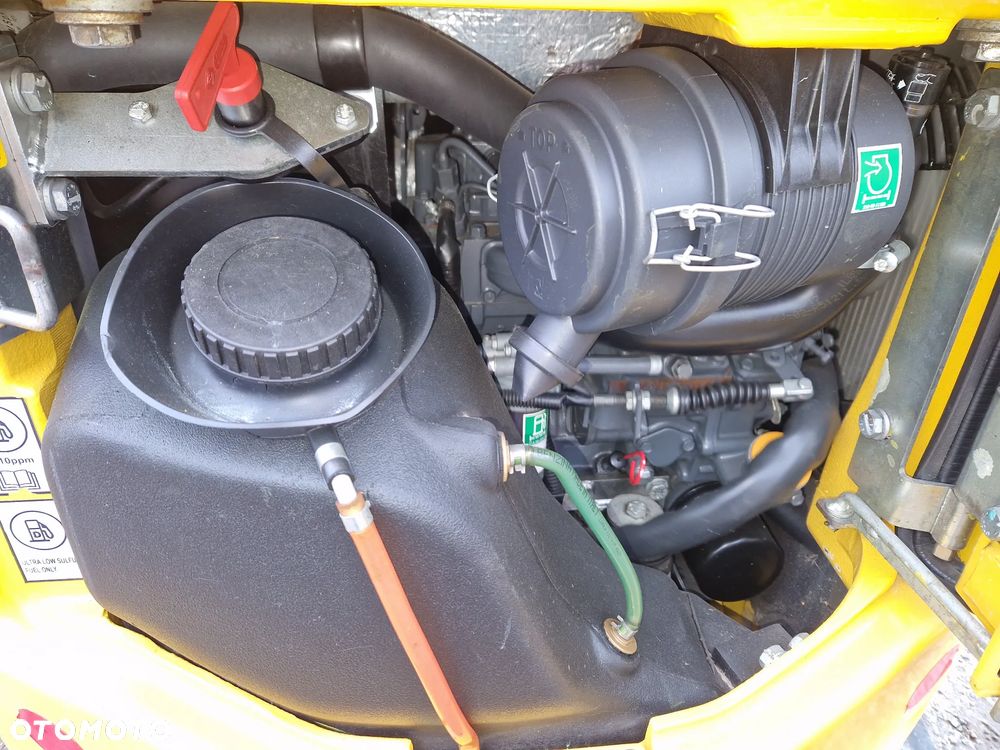 Komatsu PC 16 R , Cat, Kubota, Yanmar vio 27 , sv  26 , - 12