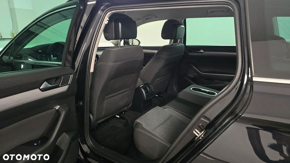 Volkswagen Passat - 6