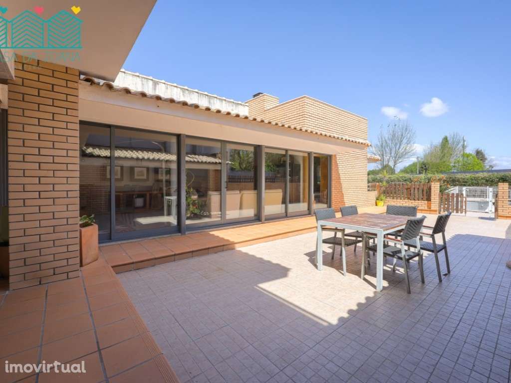 Moradia T5 com piscina e espaço exterior em Aradas - Grande imagem: 3/60