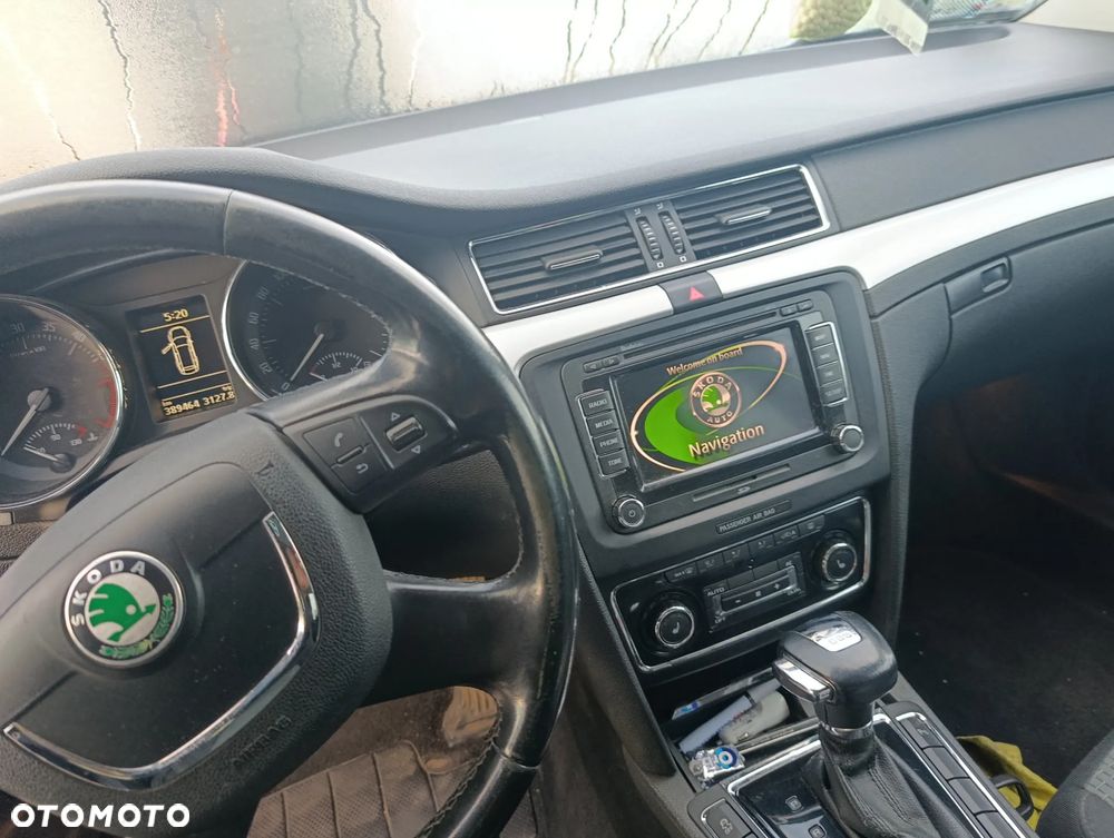 Skoda Superb 2.0 TDI Comfort DSG - 8