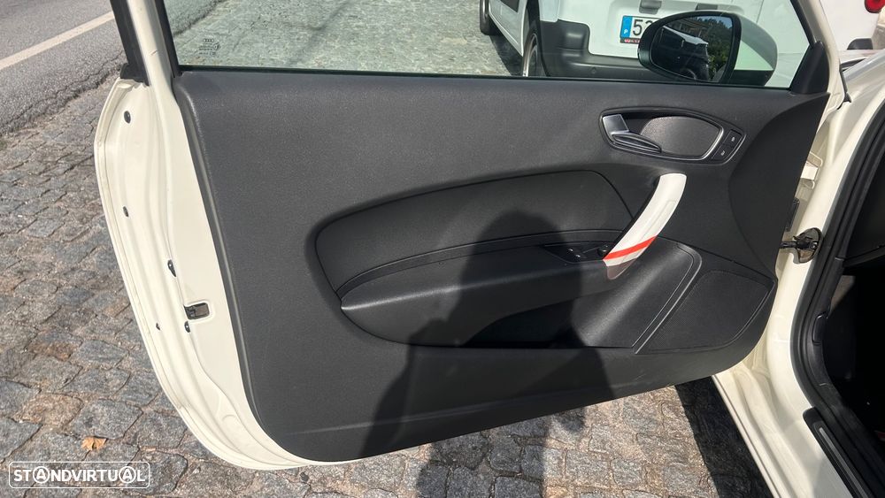 Audi A1 2011 photo 3