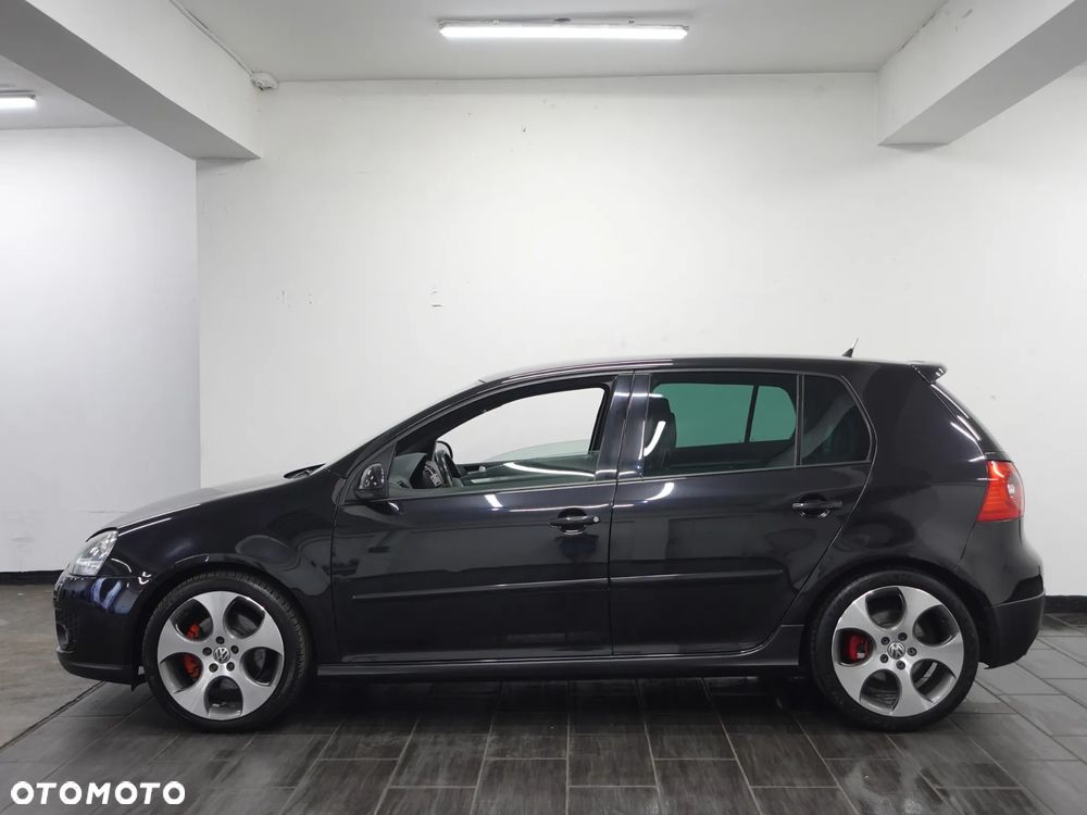 Volkswagen Golf - 5