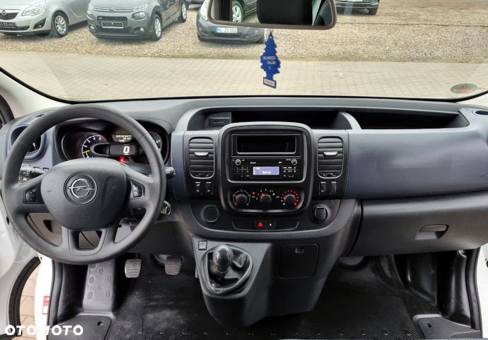 Opel Vivaro - 8