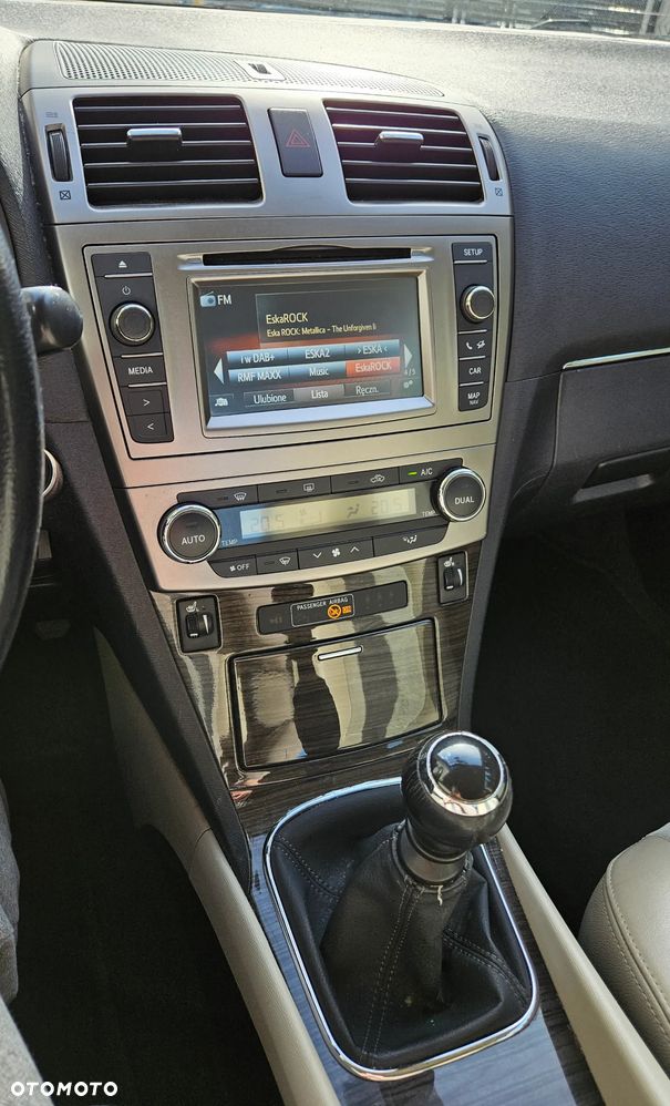 Toyota Avensis 2.0 D-4D Active - 11