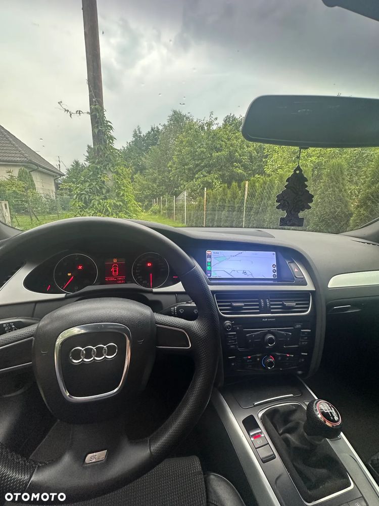 Audi A4 Limousine - 8