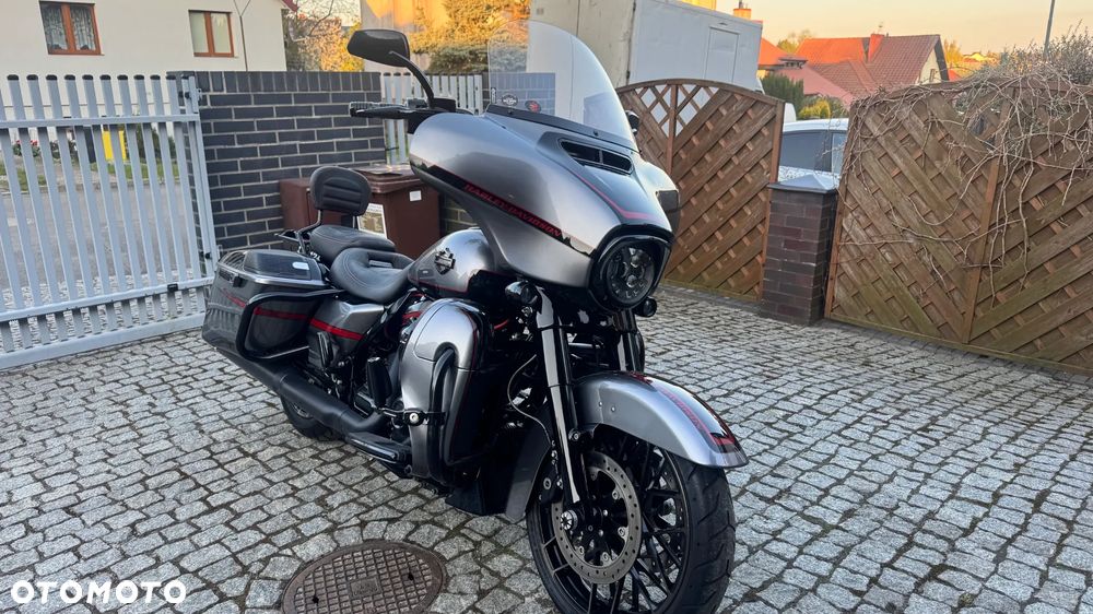 Harley-Davidson Touring Street Glide - 2