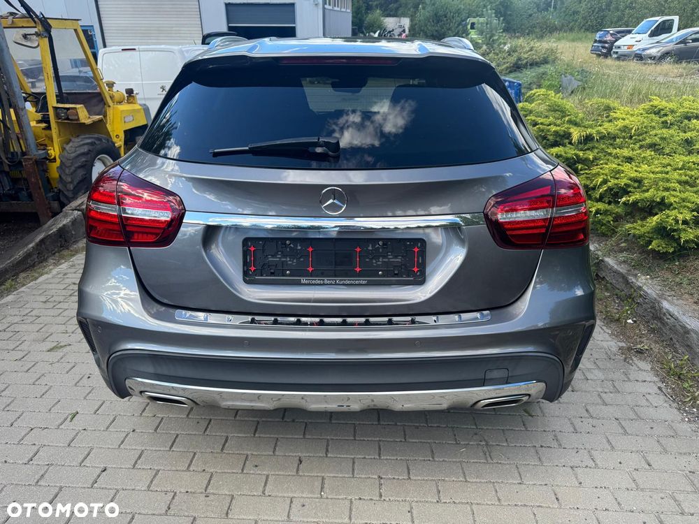 Mercedes-Benz GLA 250 4-Matic AMG Line - 13