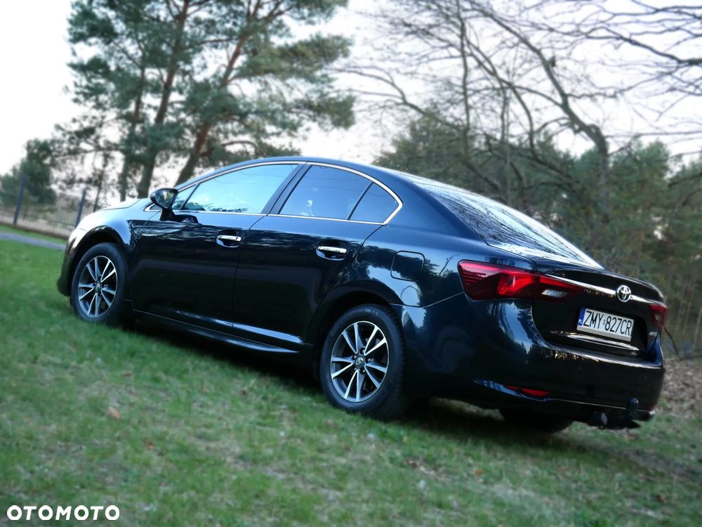 Toyota Avensis 1.8 Premium - 25