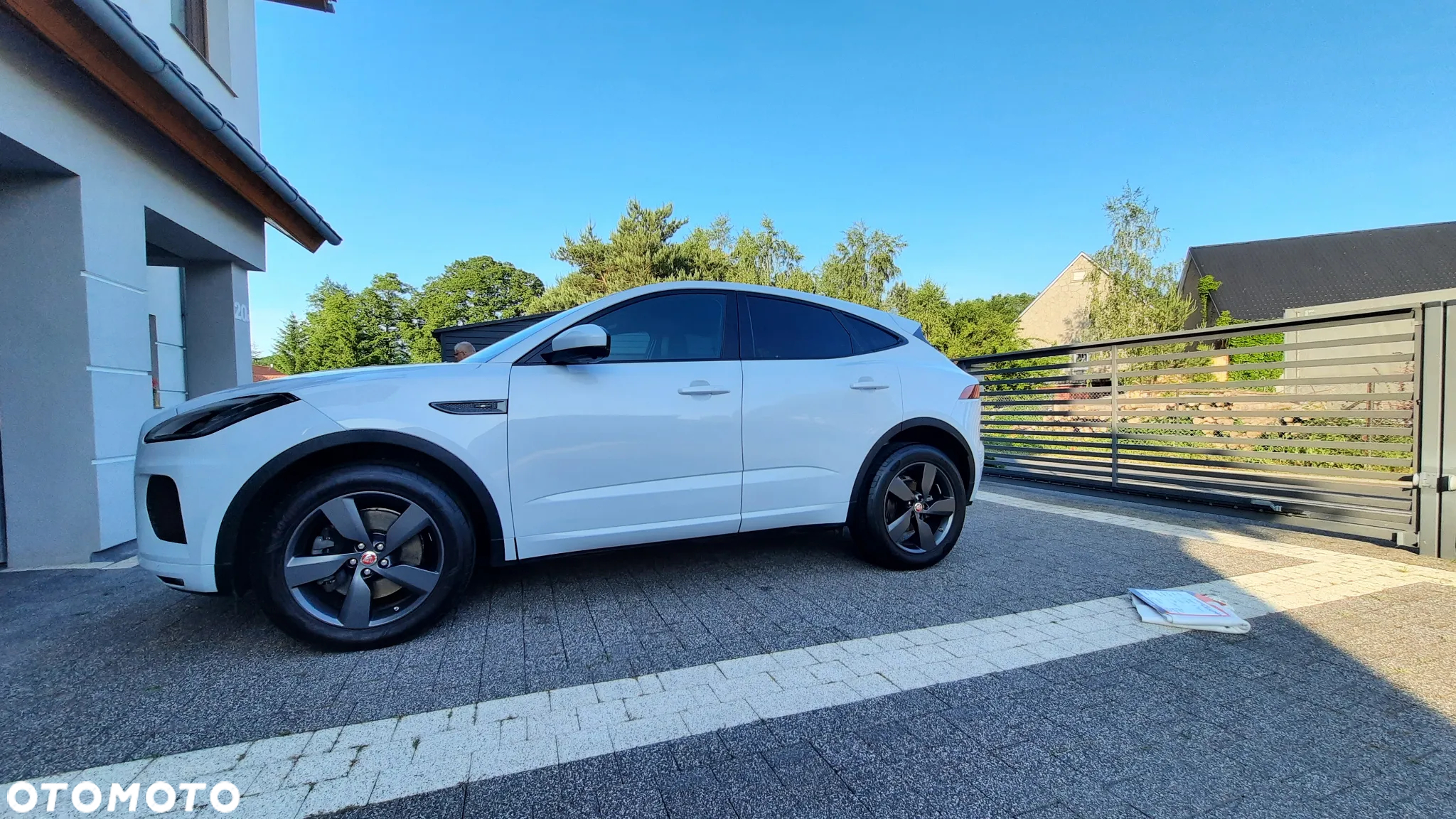 Jaguar E-Pace P250 AWD R-Dynamic - 2