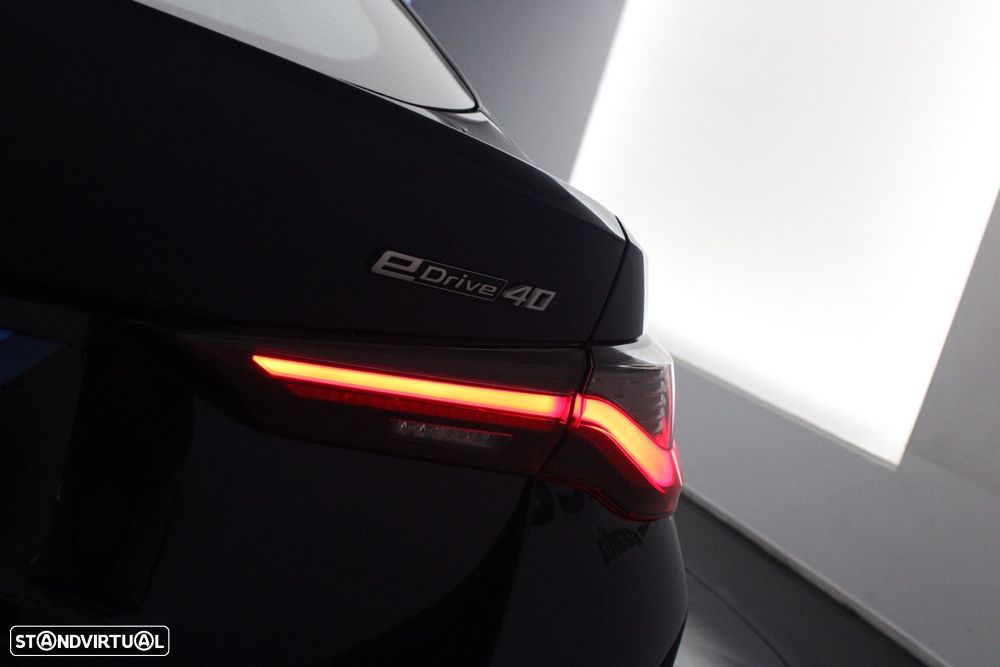 BMW i4 eDrive40 - 59