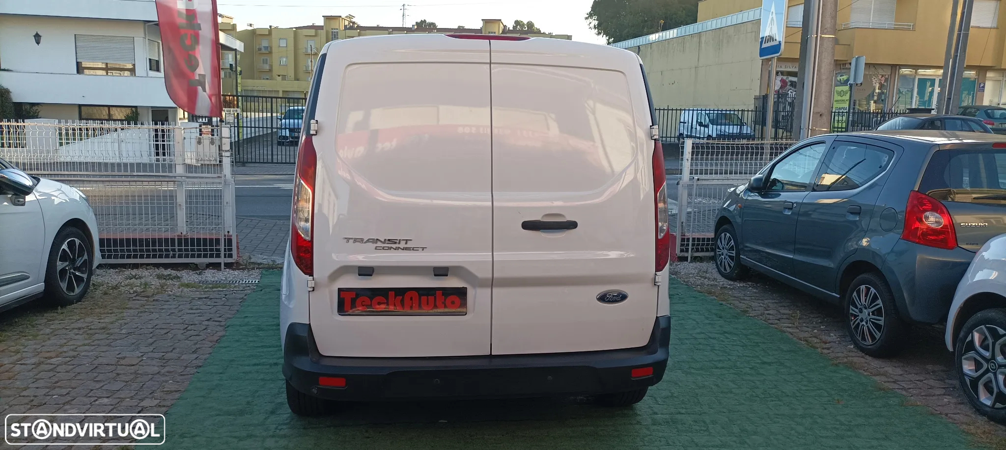 Ford Transit Connect - 11