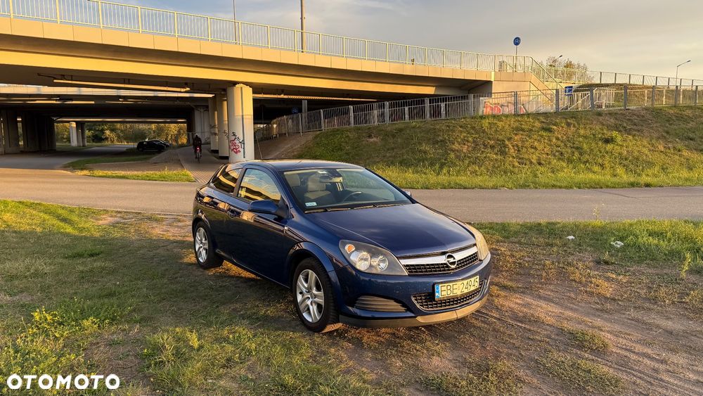 Opel Astra GTC 1.6 - 1
