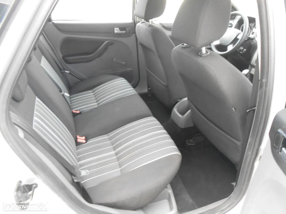 Ford Focus 1.6 TDCi ECOnetic - 21
