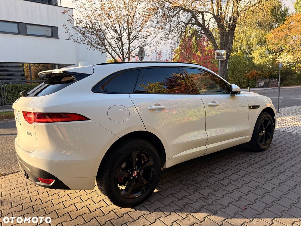 Jaguar F-Pace 25t AWD Prestige - 19