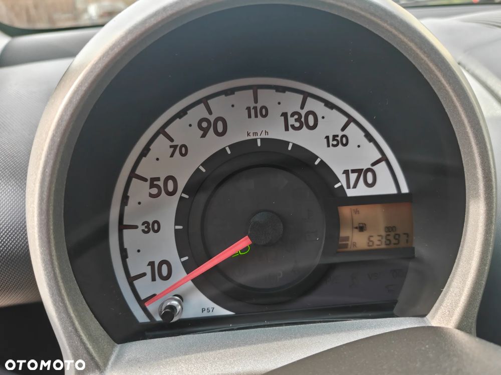 Peugeot 107 1.0 Trendy - 13