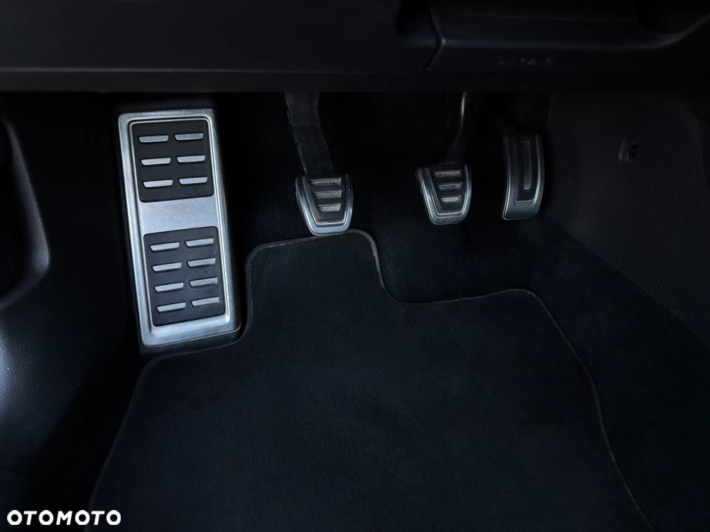 Volkswagen Golf - 27