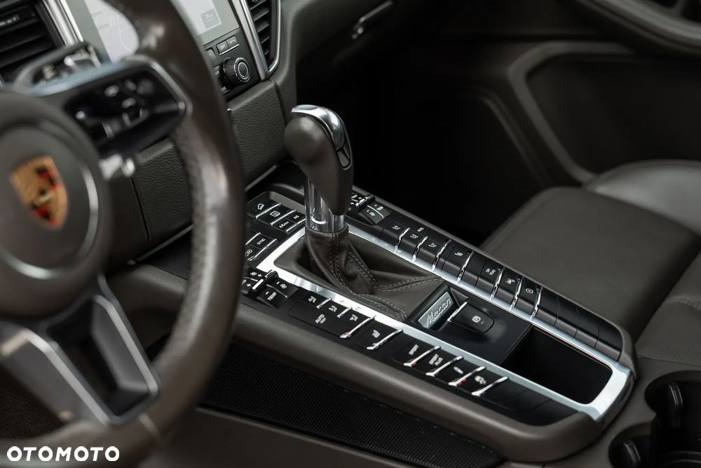 Porsche Macan Standard - 35