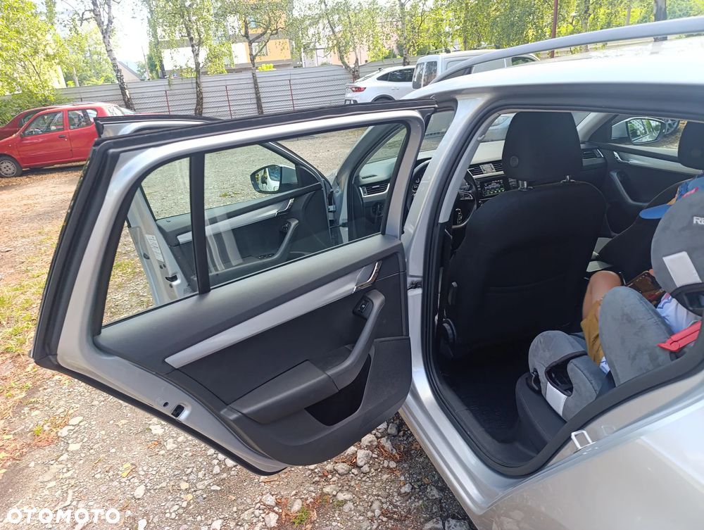 Skoda Octavia 1.6 TDI (Green tec) DSG Ambition - 9
