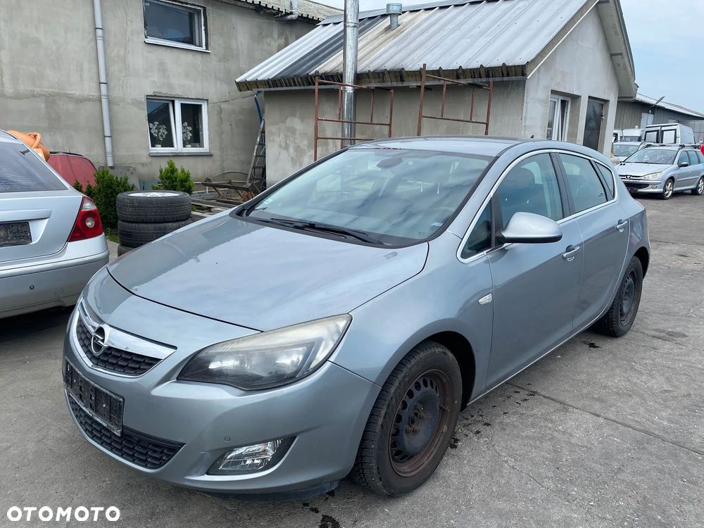 184 / Opel Astra J / Na Części / - 2