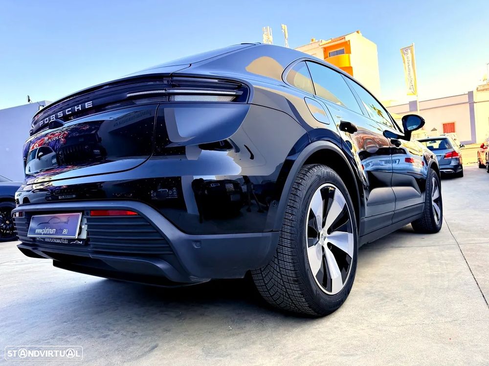 Porsche Macan Electric 4 - 47