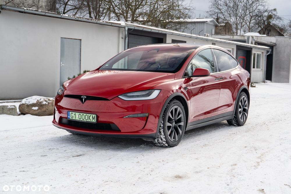 Tesla Model X - 7