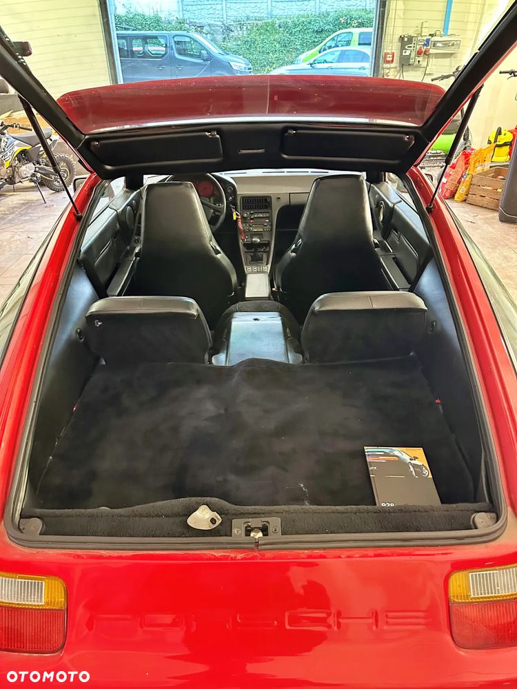 Porsche 928 - 13