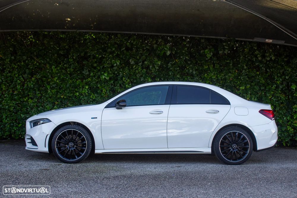 Mercedes-Benz A 250 Limousine e AMG Line - 7