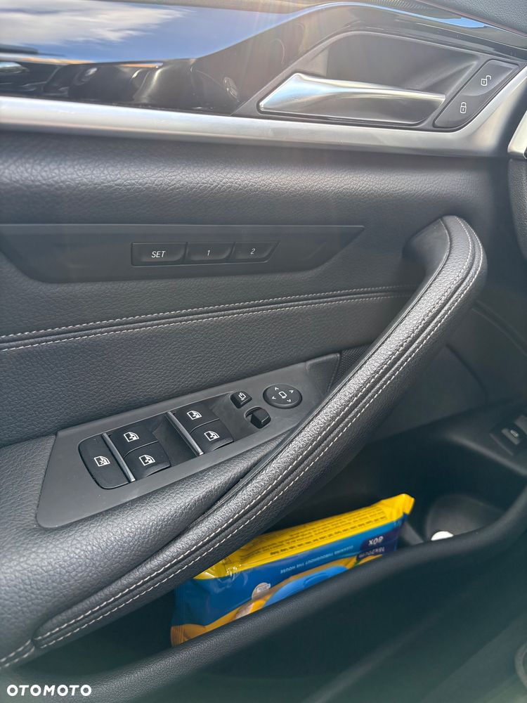 BMW Seria 5 520i Sport Line - 23