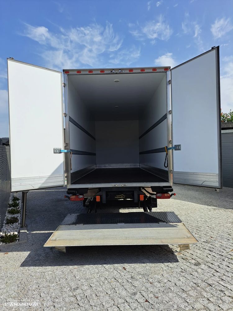 Mercedes Benz Actros 1840 Bluetec 6 18TN c/ Plataforma - 25