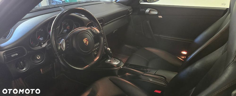 Porsche 911 Carrera 4 PDK - 4