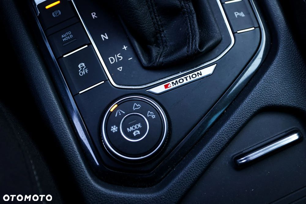 Volkswagen Tiguan 2.0 TDI SCR 4MOTION DSG Highline - 28