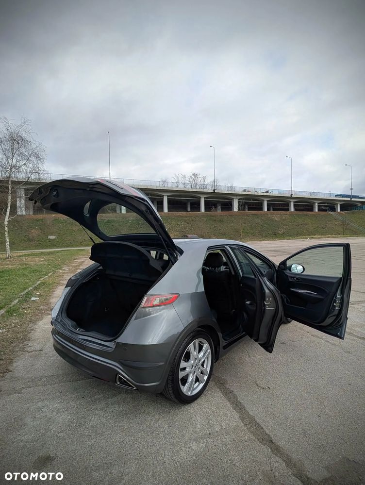 Honda Civic 1.8 Executive - 10