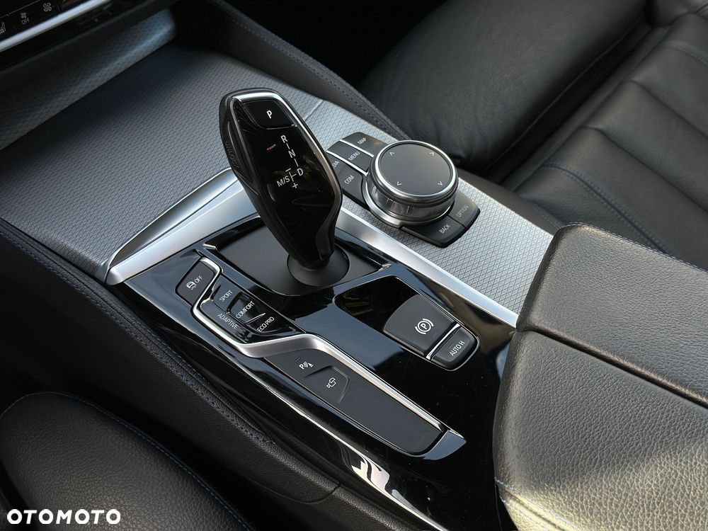 BMW Seria 5 520d xDrive M Sport sport - 35