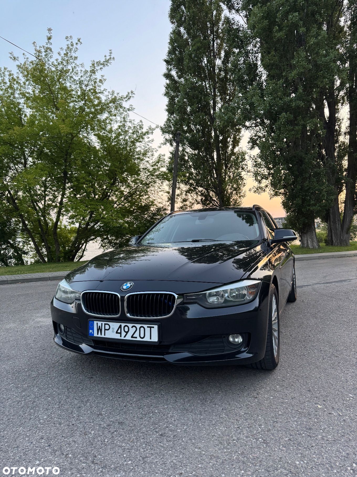 BMW Seria 3 318d Touring - 1