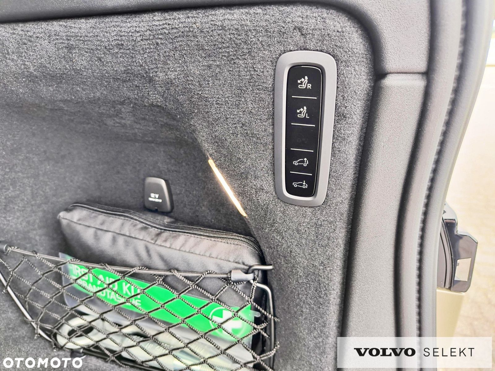 Volvo EX90 - 11