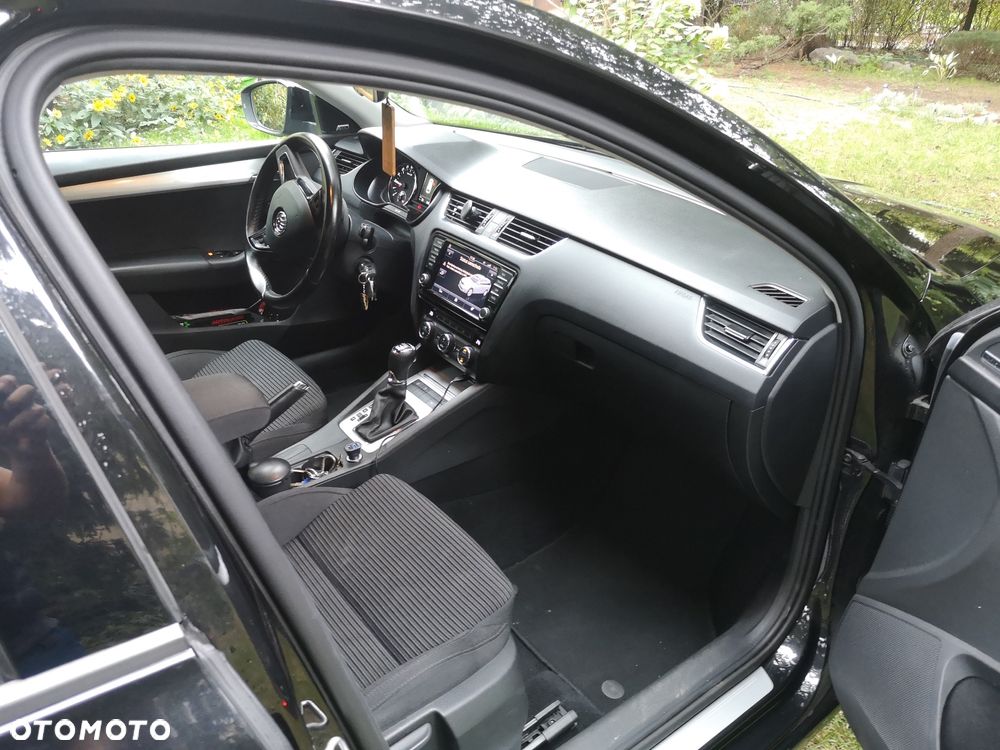 Skoda Octavia 2.0 TDI 4x4 Joy DSG - 6