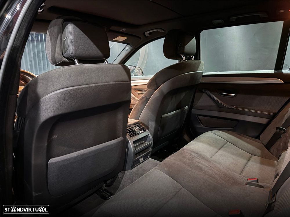 BMW 525 d Pack M - 28