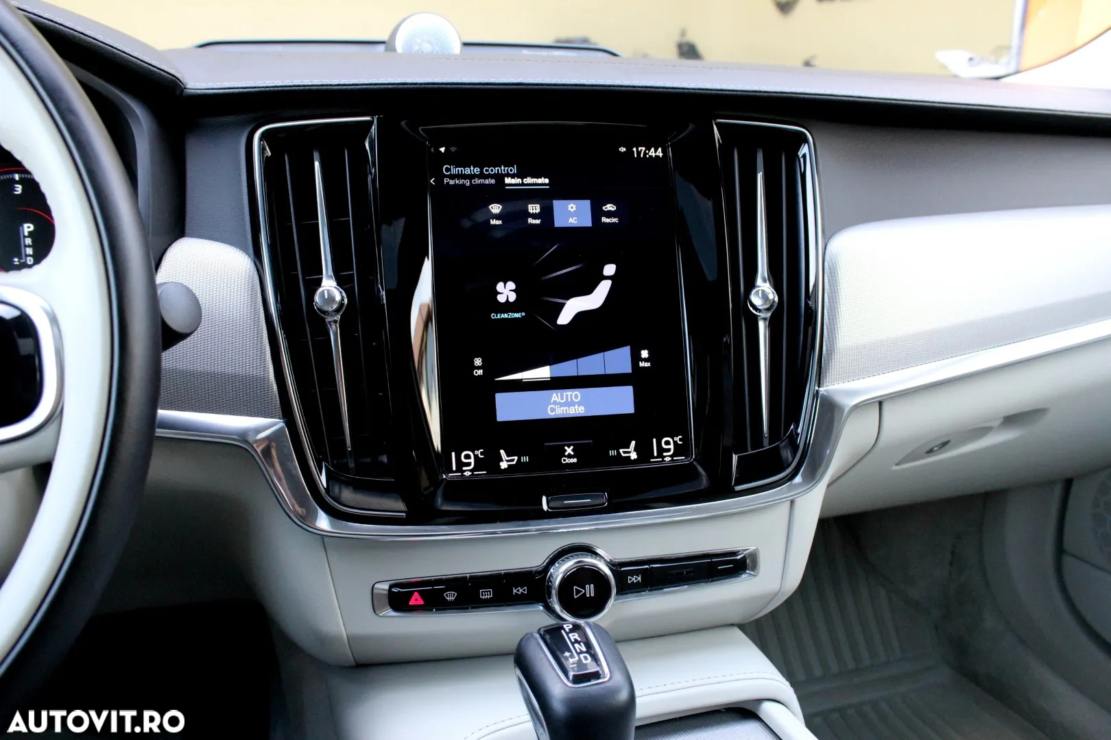 Volvo S90 D5 AWD Inscription - 28
