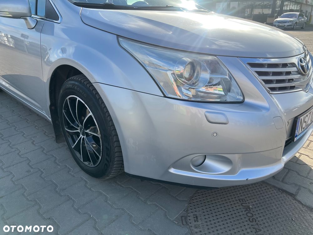 Toyota Avensis 2.0 D-4D - 6