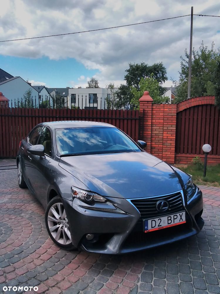 Lexus IS 300h Prestige - 17