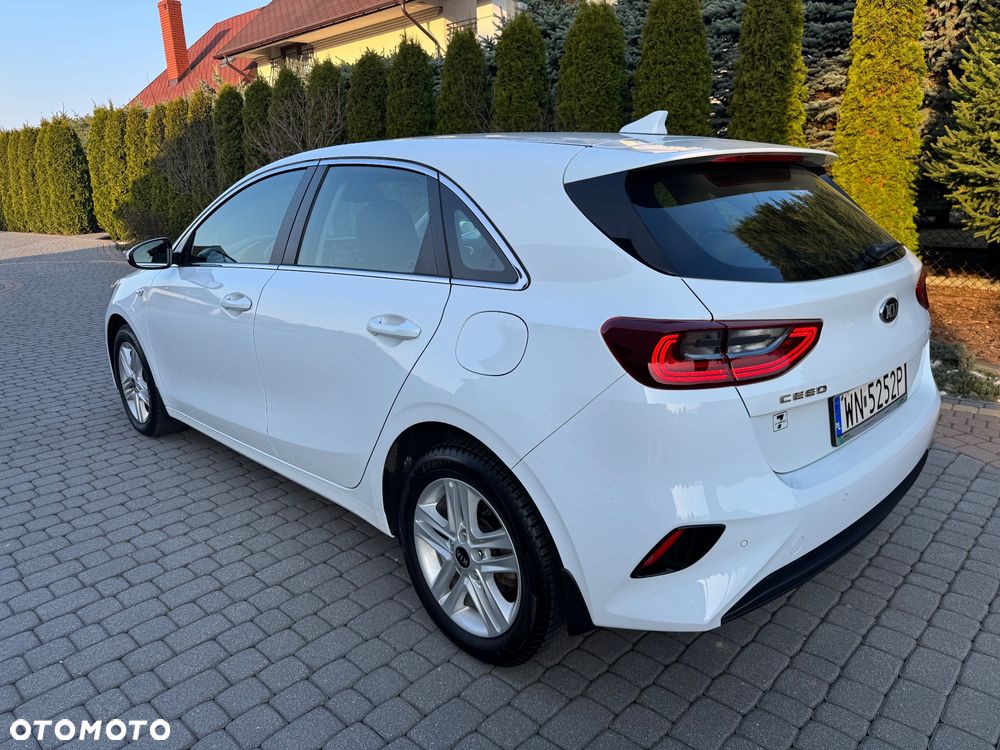 Kia Ceed 1.6 CRDi mHEV M - 16